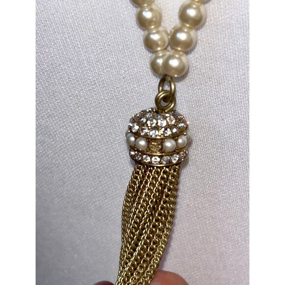 Vintage J. Crew Gold Tone Faux Pearl Chain Tassel Necklace - Picture 3 of 7